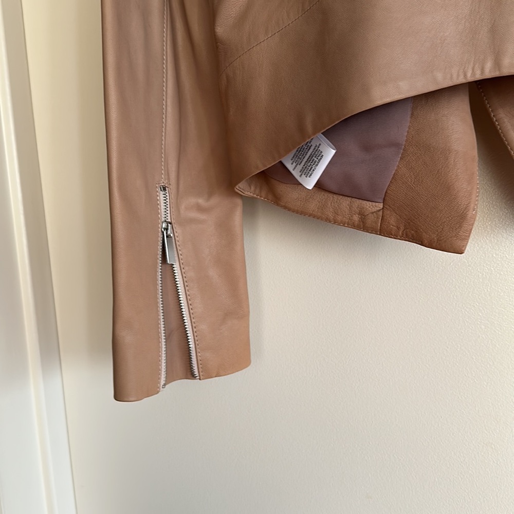 Leather jacket - Picture 10 of 17